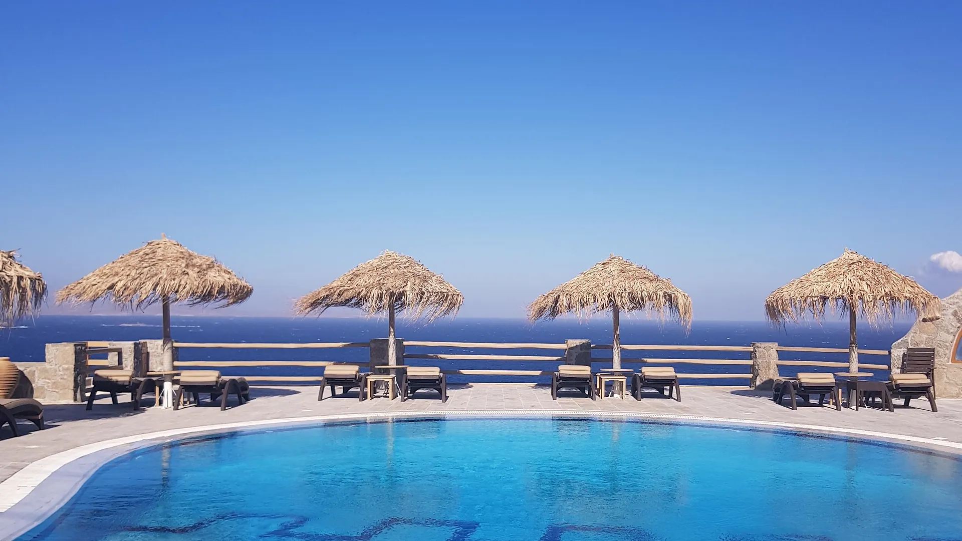 **  Hotel Gorgona Mykonos Town Grecja