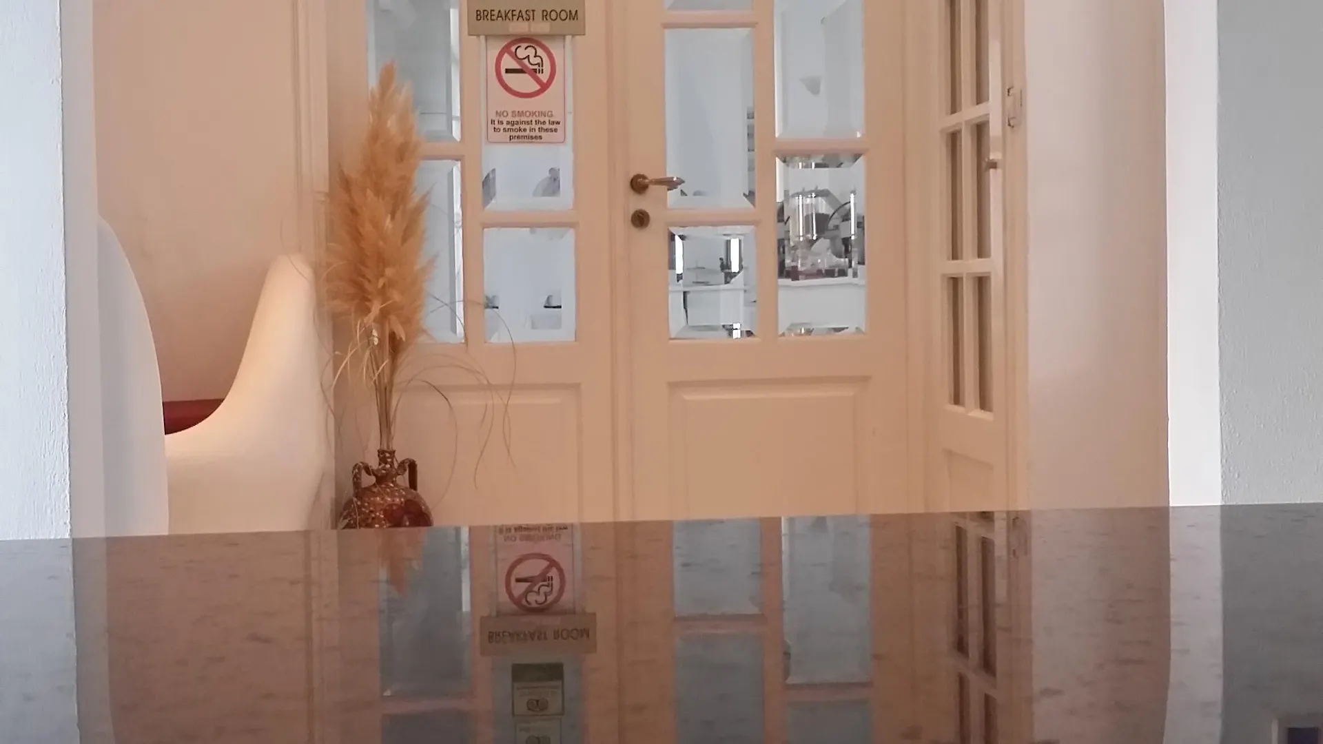 **  Hotel Gorgona Mykonos Town Grecja