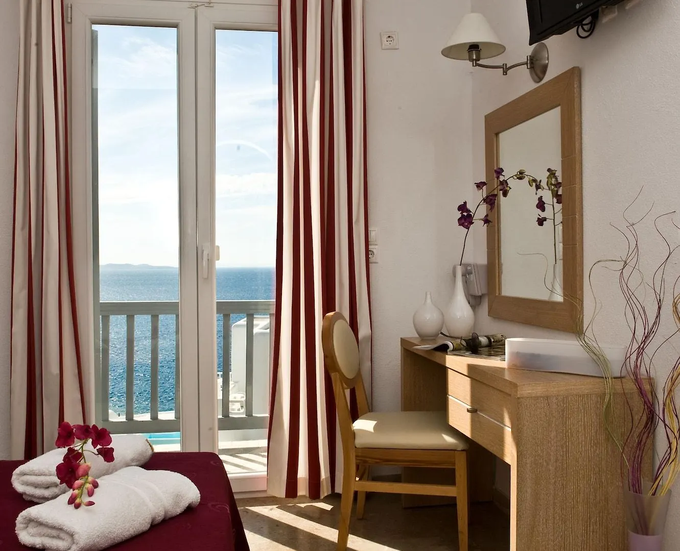 **  Hotel Gorgona Mykonos Town Grecja