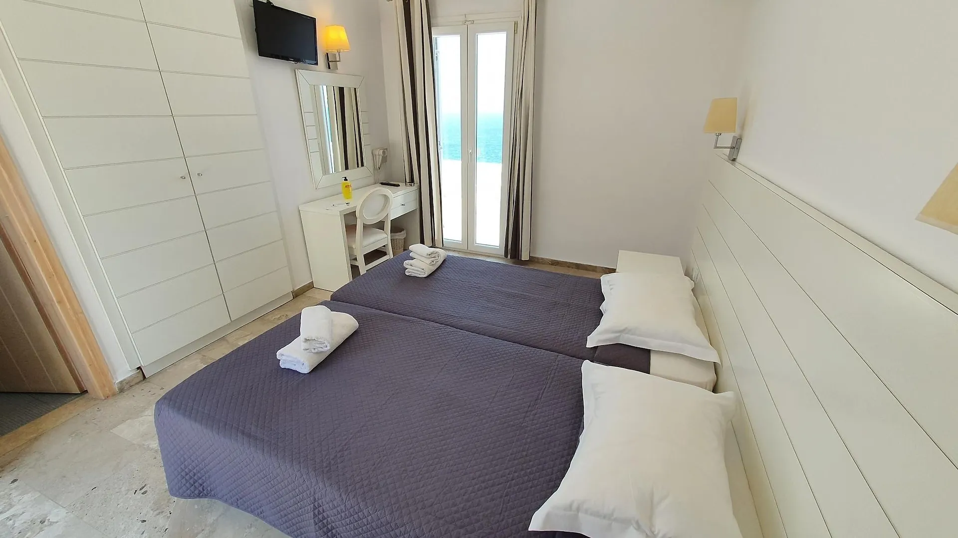 Hotel Gorgona Mykonos Town 2*,